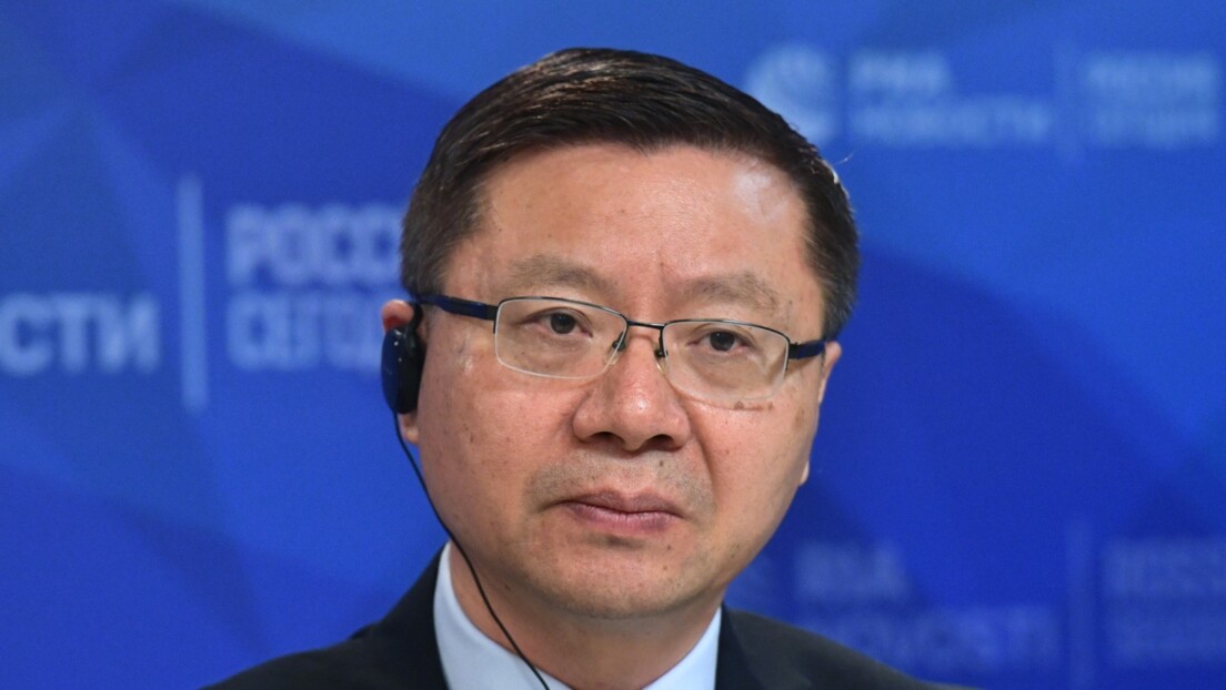 张维为:被制裁47年伊朗都能把美国打得鼻青脸肿