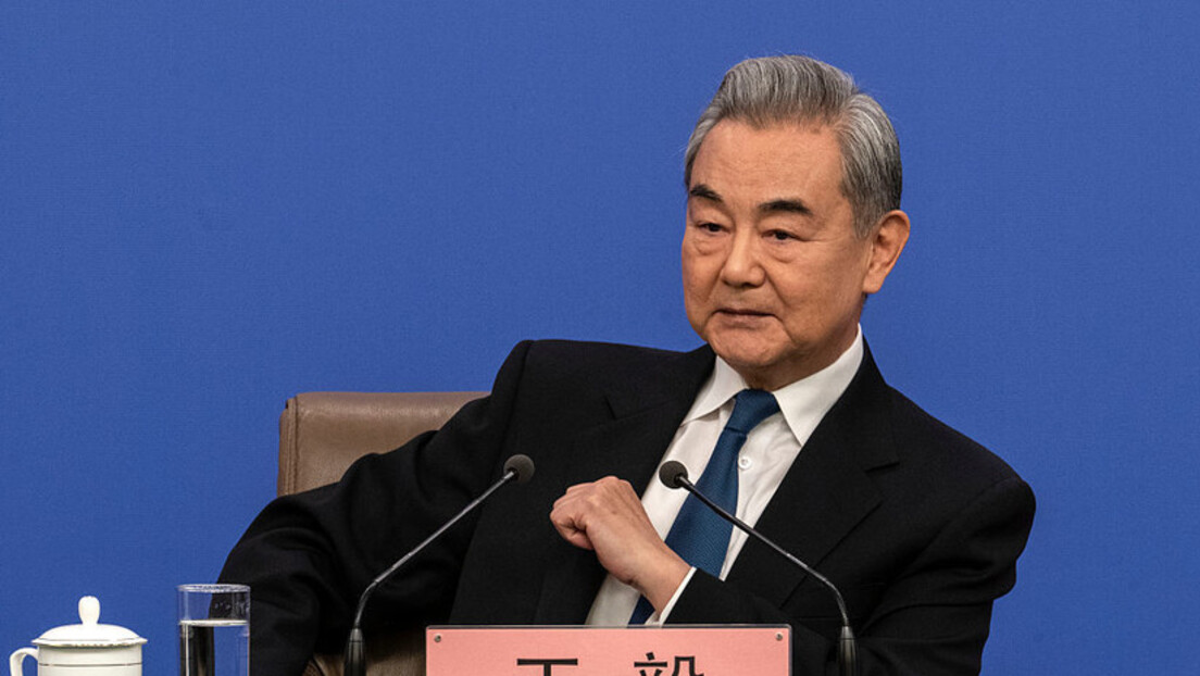 王毅分别会见美国国务卿与菲律宾外长