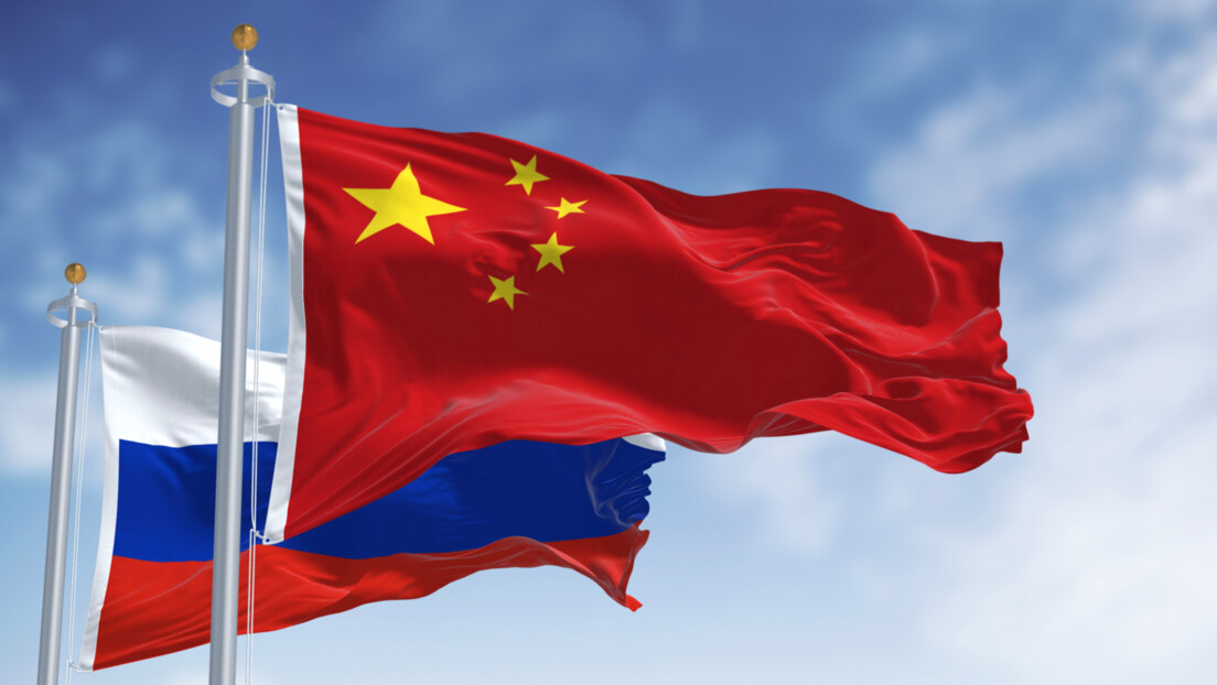 俄中在界河处举行联合演习