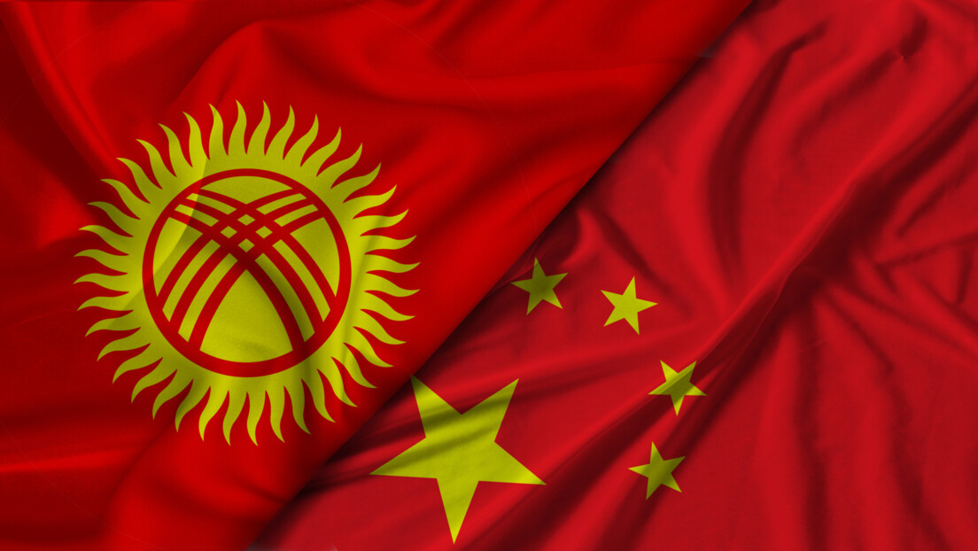 中吉两国签署30多份文件
