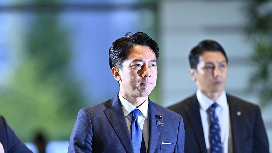 日本防卫大臣称不排除日本拥有核潜艇